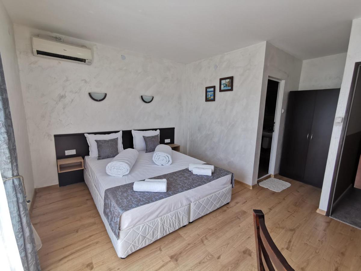 Hotel Swiss Shumen Exterior photo